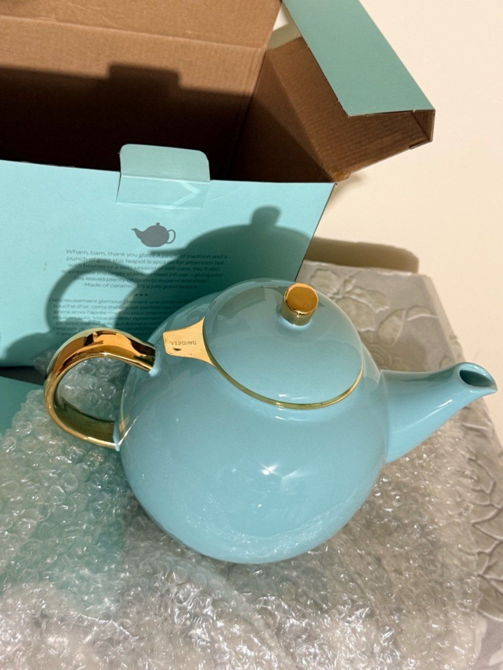 Tiffany Blue DAVIDsTEA Teapot with Gold Accents BRAND NEW IN BOX